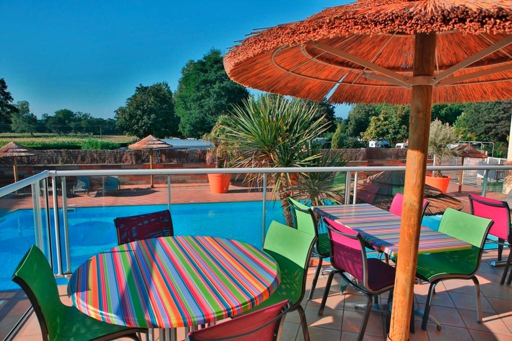 Camping Saint Michel Courtils ภายนอก รูปภาพ